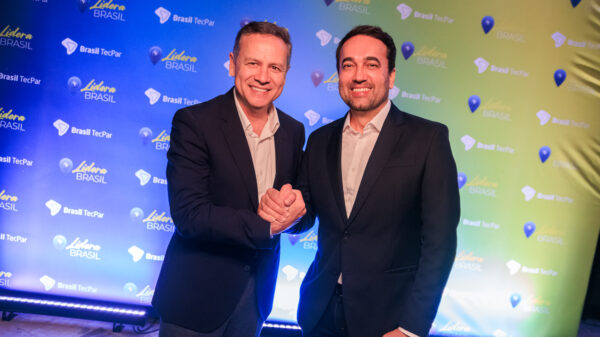 Os executivos Gustavo Pozzebon (Brasil TecPar) e Gil Alves (Allrede Telecom)