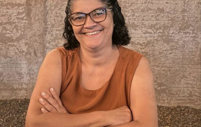 Sete anos vendendo brigadeiro na rua e um nome lido ao vivo: como Lucinea chegou ao R$ 1 milhão do Pix do Milhão