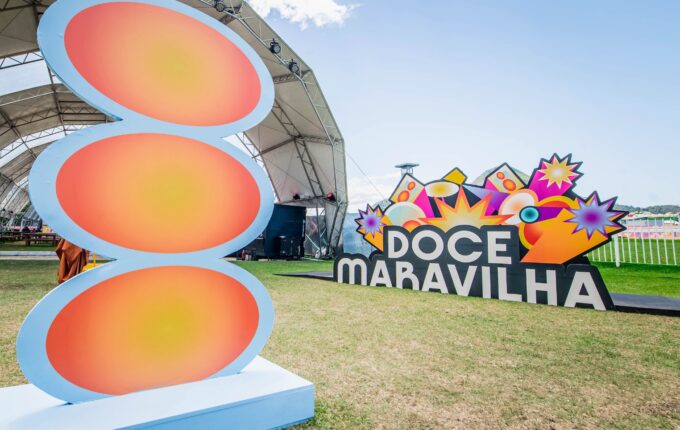 Doce Maravilha apresenta cenografia reutilizável em sua quarta edição focada nas manifestações populares