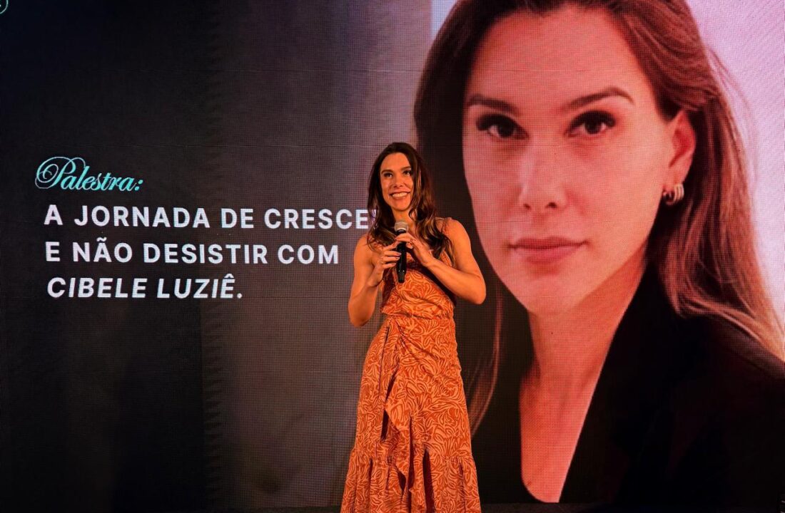 Cibele Luziê relata trajetória de erros, recomeços e expansão durante palestra