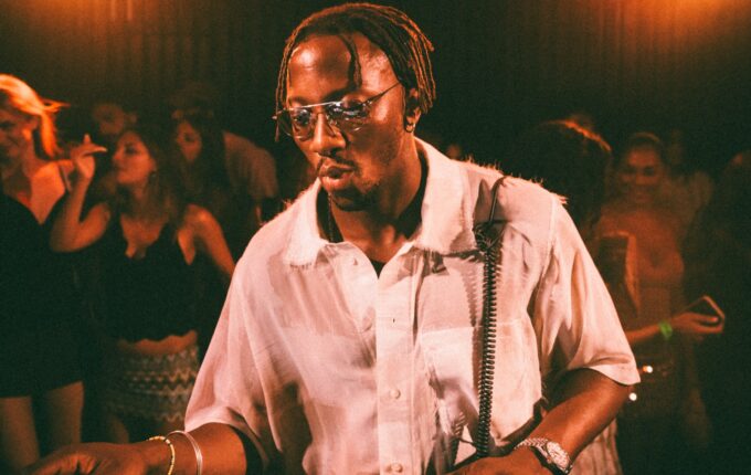 AMÉMÉ lança a track “Chulo” após temporada em Ibiza e se apresenta no Rio de Janeiro e em São Paulo em outubro