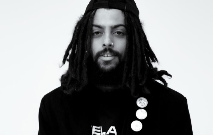 Coruja e Tropkillaz se unem em “Pássaro de Fogo”, single que antecede novo álbum do artista