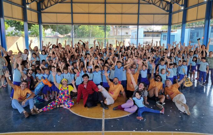 Caravana da Criança celebra 10 anos com arte nas escolas do DF